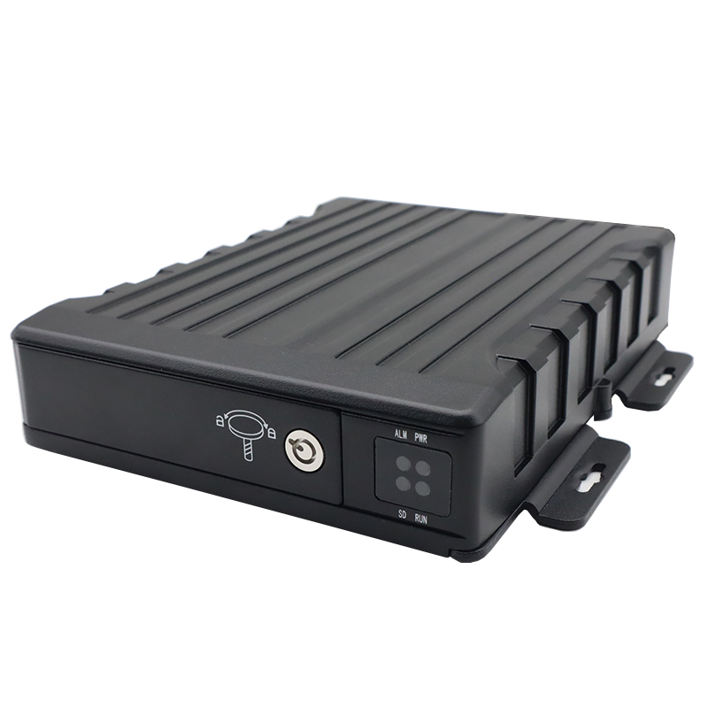 ADAS BSD DSM सह 4G GPS 4 CH IP67 वॉटरप्रूफ मोबाइल DVR